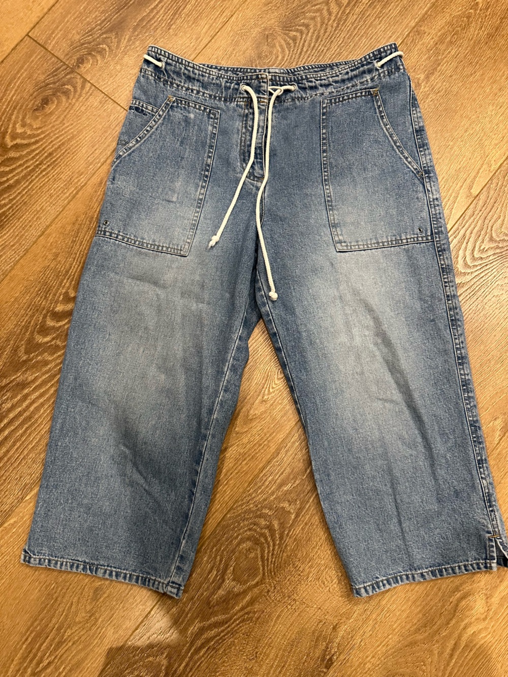 Ralph Lauren Women’s Light Blue Denim Capris with Drawstring Waist 8p